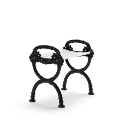 Byarum pall, Vit lack furu, svart stativ^Byarums bruk Clearance