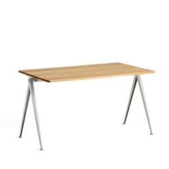Pyramid 01 skrivbord, Oak clear lacquer-140x75cm-beige stålstativ^HAY