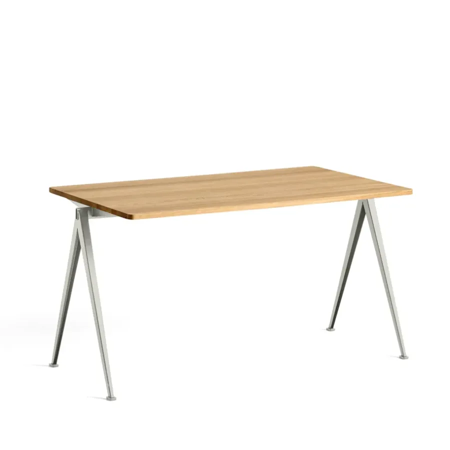 Pyramid 01 skrivbord, Oak clear lacquer-140x75cm-beige stålstativ^HAY