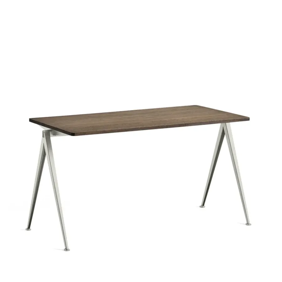 Pyramid 01 skrivbord, Oak smoked, 140x65cm, beige stålstativO^HAY New